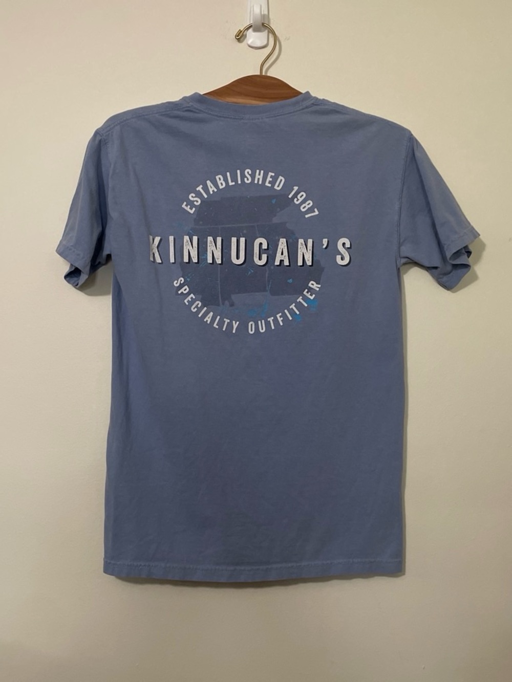 Comfort Colors Kinnucan's Specialty Outfitter T-Shirt Blue Size S Small Gorpcore